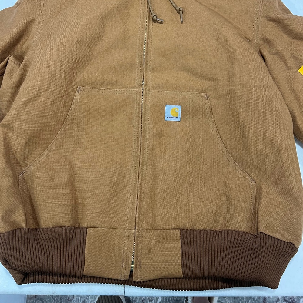 Brand New Warm Carhartt Men’s coat size Large